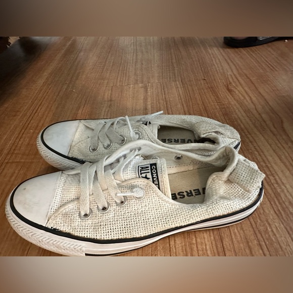 White slip on converse sneaks size 6 - Picture 3 of 6